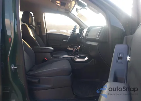 2022 Nissan Frontier Sv 4X4 z USA, uszkodzony, nr VIN 1N6ED1EK1NN680783